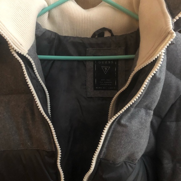 GUESS black and grey puffer jacket - Picture 4 of 4